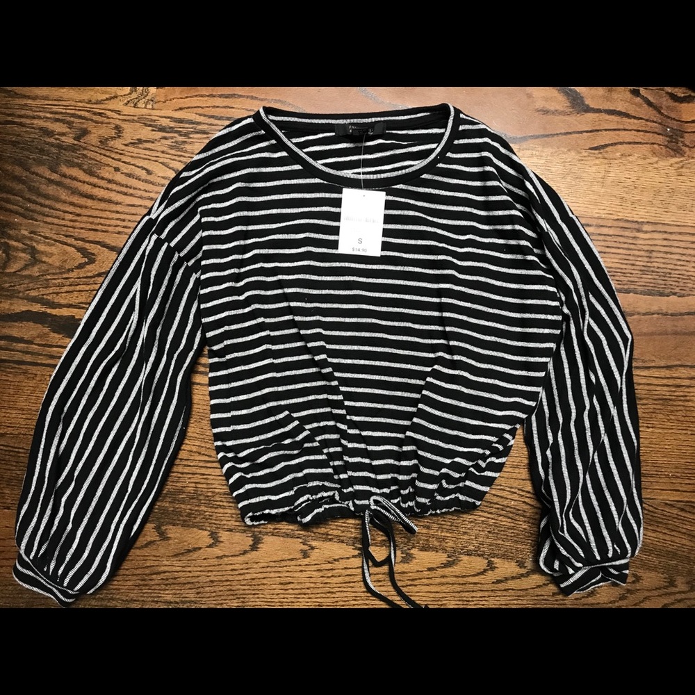 NWT Cropped drawstring striped top